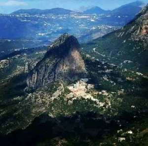 Le village de Agouni Gueghane