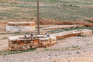 بئر تقليدي في قلب قرية تنقيال (بلدية سيدي جيلالي، تلمسان)