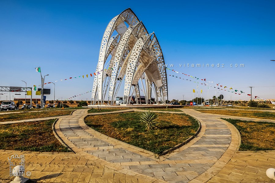 الدوار الحديث الجديد عند مدخل الطريق السيار، مدينة سيدي بلعباس