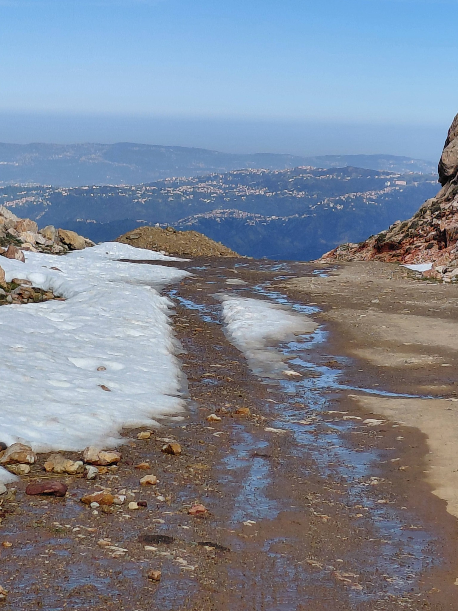 Vue panoramique d’un Village de Djurdjura .