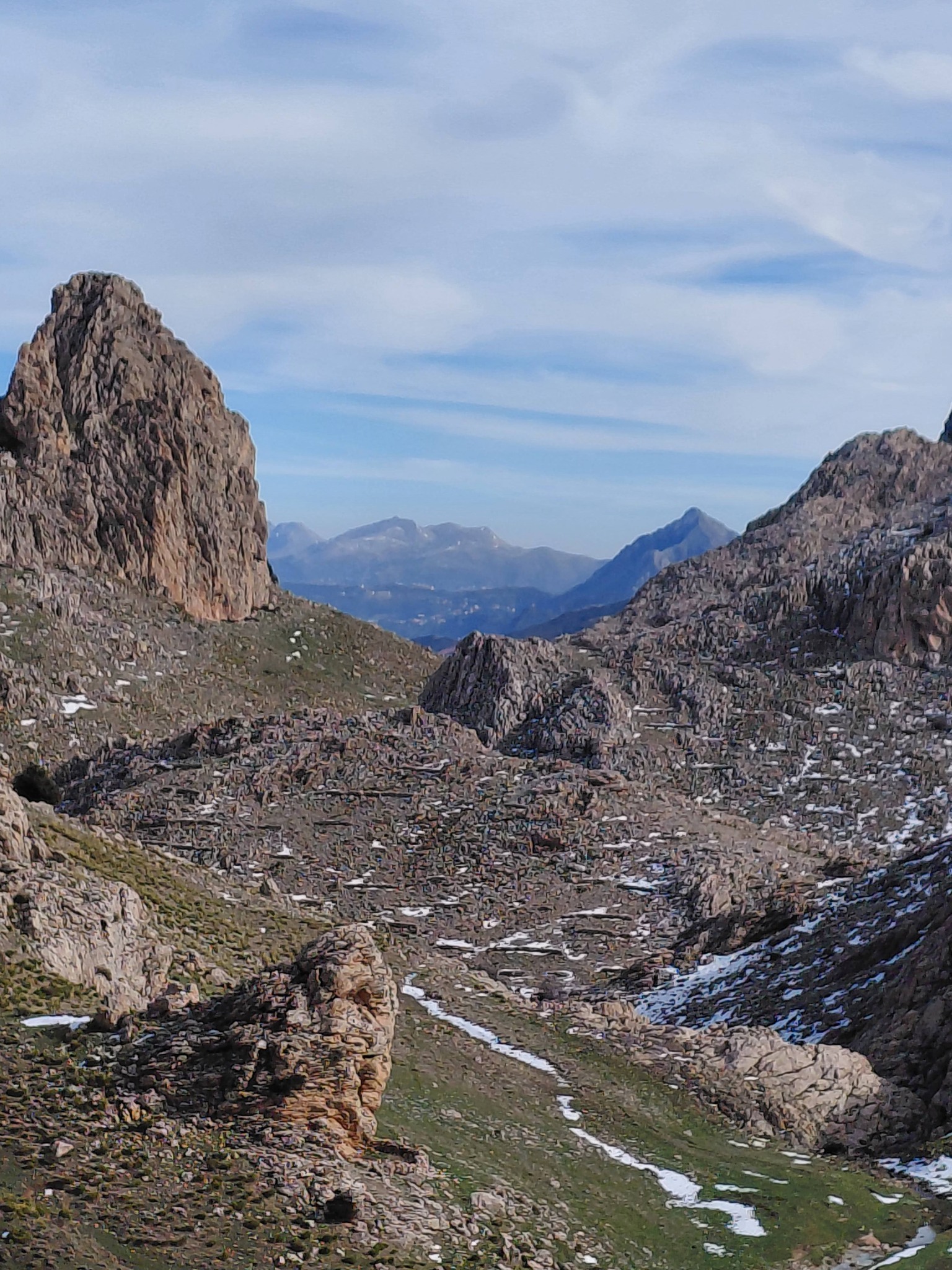 Vue panoramique sur le Djurdjura .