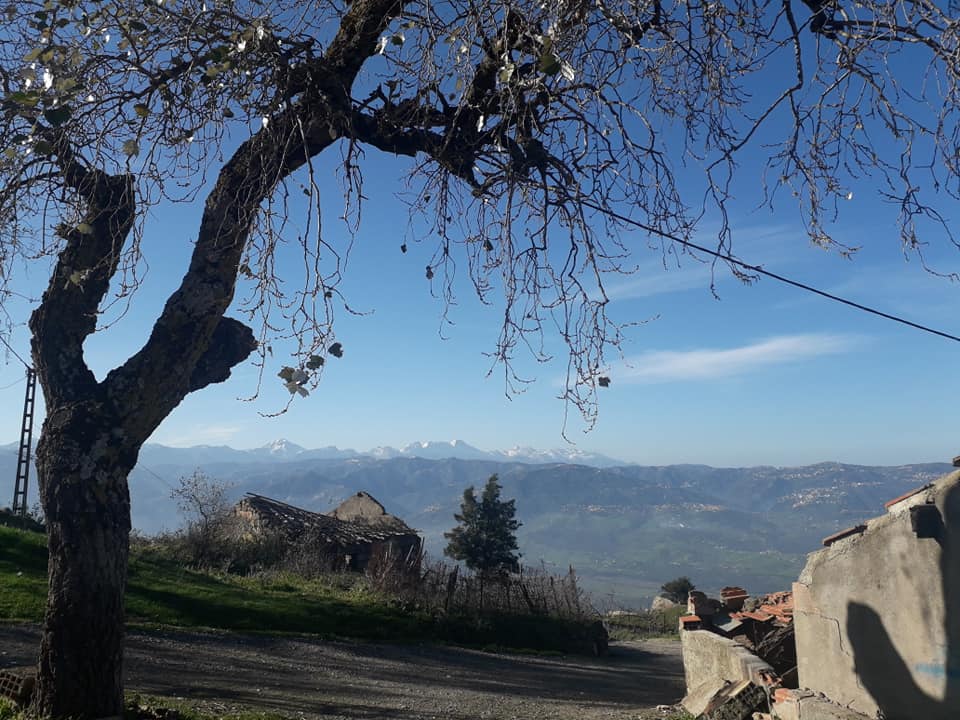 Sur les traces de nos aïeux la beauté de nos villages kabyles .