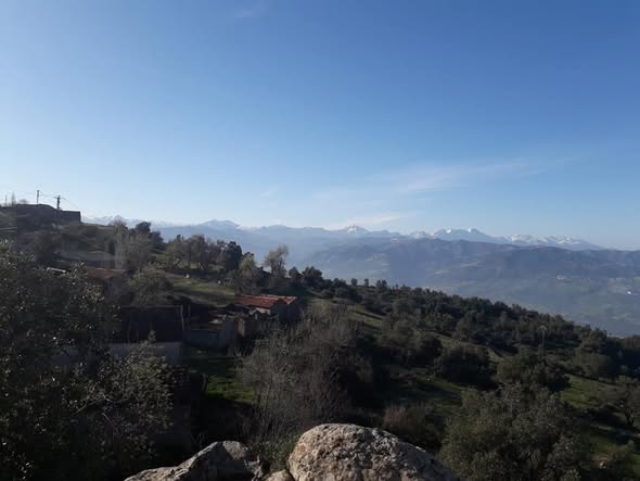 Sur les traces de nos aïeux la beauté de nos villages kabyles .