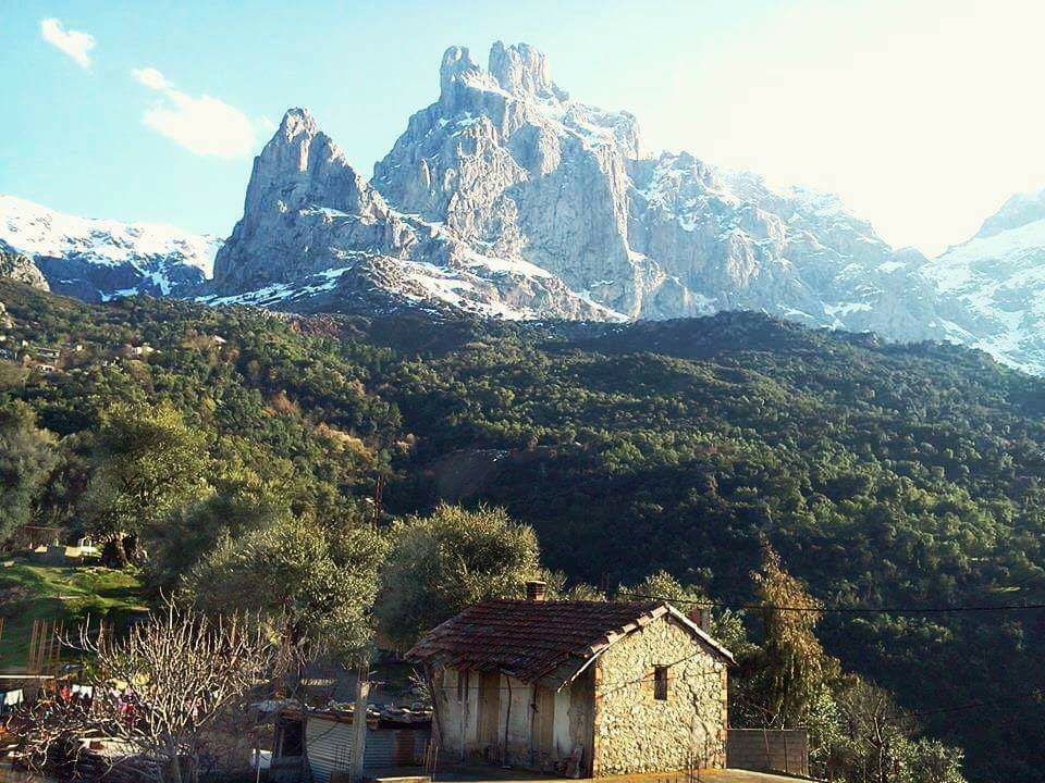 Vue sur Taletat Djurdjura