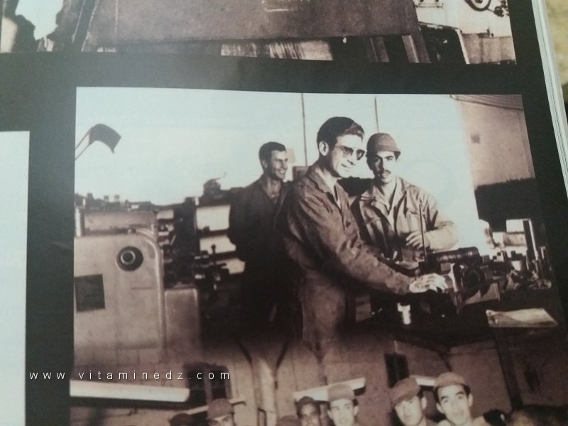 Atelier industriel à Tlemcen – Ouvriers aux machines-outils (années 1950-1960)