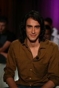 Hcen Agrane: Chant, Guitare. Auteur Compositeur du groupe Caméléon