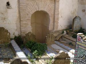 Traces d'une mosquée à l'endroit meme du Darih de Sidi Senoussi, au cimetière de Tlemcen