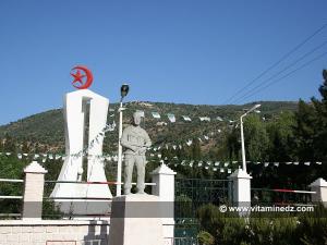 Cimetière des martyrs à Sidi Aiche