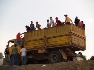 Ikhddachene ,Tizi Guefres ,pour se rendre au tournoi tous les moyens sont bons