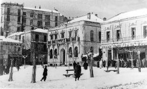 ANCIENNE TIARET PLACE CARNOT SOUS LA NEIGE
