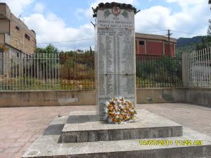 monument aux morts du village de bouzeguene