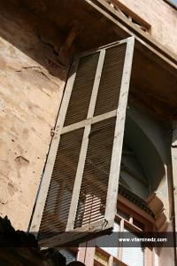 نافذة مقوسة  في دروب  تلمسان