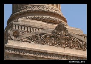 Détails des frises de la colonne de Mazagra