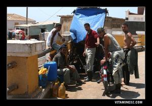 Pêcheurs à la plage kharouba