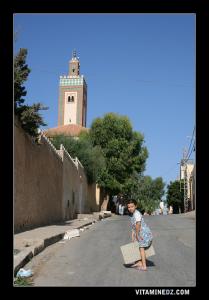 Ecolière portant sa Louha, Zaouia El Alawiya