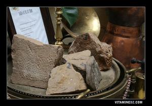 Des pierres et du marbre de l’ancienne église de Saida et de son autel