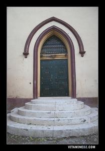porte de la chapelle de la Redoute