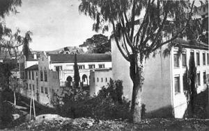 Ecole des Tapis à proximité de l'avenue Raynal