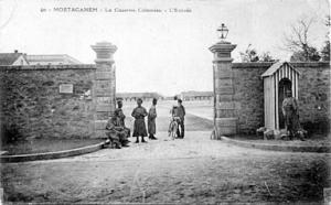 L'entrée de la Caserne