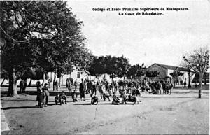 La cour de l'Ecole Primaire Supérieure, futur lycée René Basset
