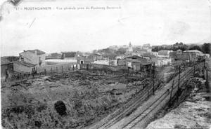 Les voies ferrées, après le lavoir, vers Oran