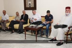 Invités au salon d'honneur du palais de la culture de Tlemcen