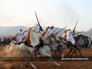 قوم و لاعبي الخيل في وعدة أولاد ورياش