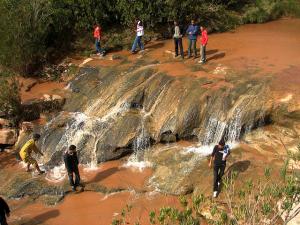 un ruisseau, cascades