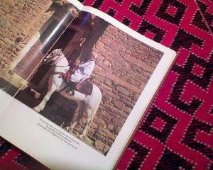 Livre sur tapis du Djebel