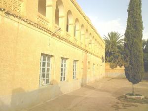 Ain Madhi. Ecole ancienne