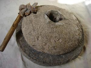 Thassirth quern stone made in Ah Frah, Aures, Algeria ????? ???? ?????  ?-? ??? ???