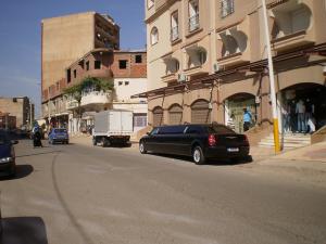 Limousine dans les rues de Blida