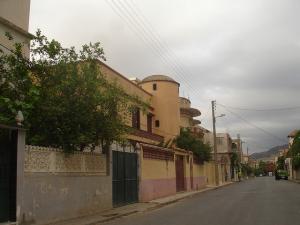 Début de la rue de la cité Meftah
