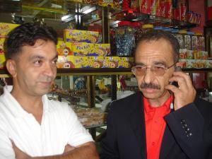 L'artiste DOUMAZE en compagnie de son ami Hamza