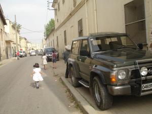 Protégez les voitures non les enfants !