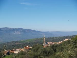 Ighil-Igoulmimene UN BEAU MINARET QUI REPOND LA PAROLE DE DIEU