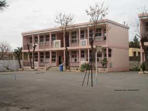 Cour d'une école à  Bab Khouikha