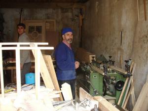 Artisan menuisier à  Douirette