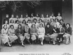 Classe 2M2 du lycée de jeunes filles de Blida