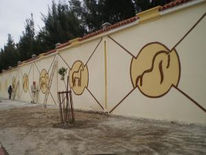 Club hippique changeant d'aspect extérieur