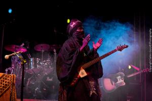 Etran n'Ahaggar  Guerrier bassiste