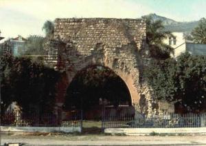 Vestiges de l'entrée des Hammadites