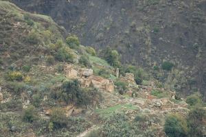 Vieux village sur la route de montagne