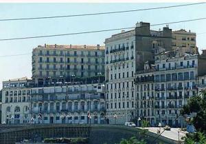 Bâtiments au Front de Mer