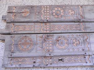 Kabylie Musée d'Ighil Ali porte culptée