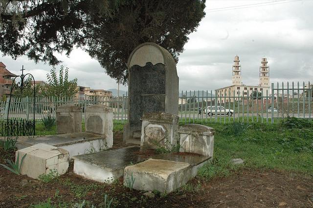 Cimetière à  El Kseur