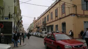 Rue passante à Tlemcen