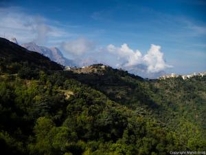 Vue sur le Djurdjura depuis le village d'Iboudraren Tizi ouzou