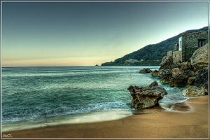 Hotel sur Rocher .. Plage des Aftis