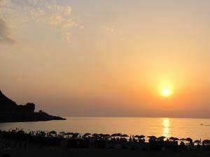 Jijel - Plage des Grottes Merveilleuses